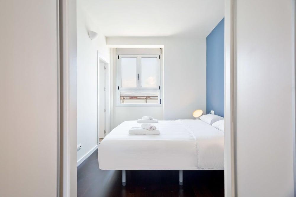Olala Port Forum Apartments サン・アドリア・デ・ベソス エクステリア 写真