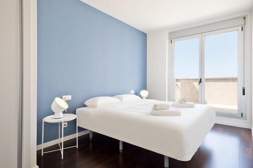 Olala Port Forum Apartments サン・アドリア・デ・ベソス エクステリア 写真