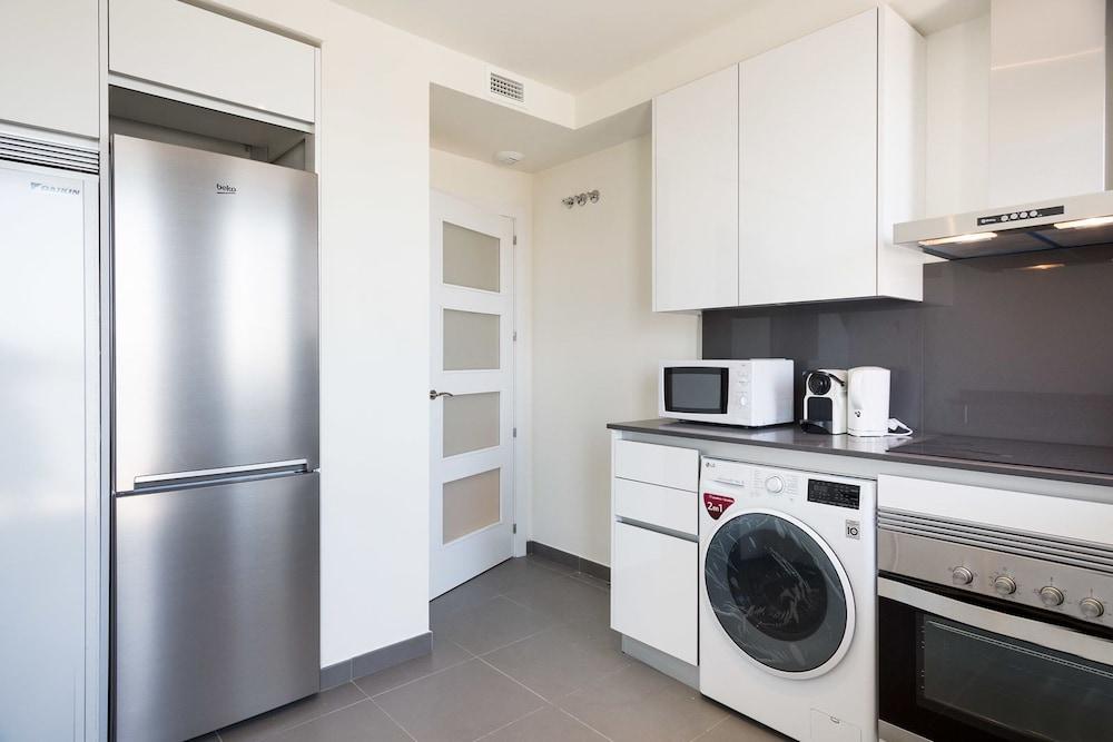 Olala Port Forum Apartments サン・アドリア・デ・ベソス エクステリア 写真