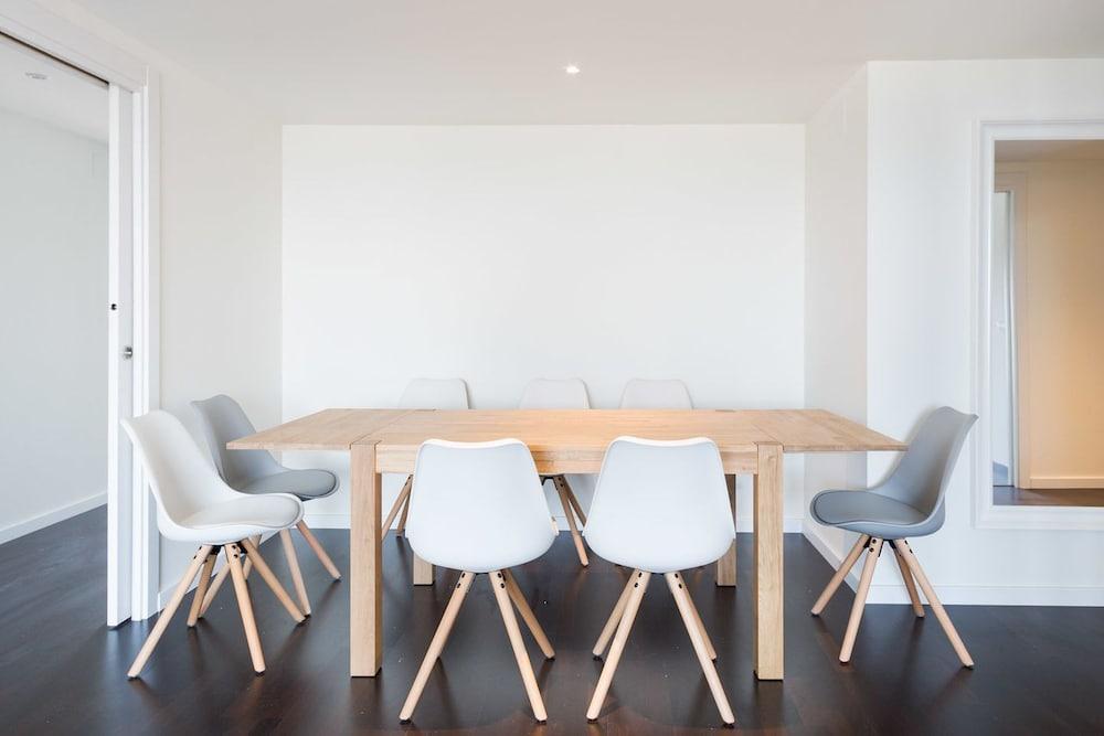 Olala Port Forum Apartments サン・アドリア・デ・ベソス エクステリア 写真
